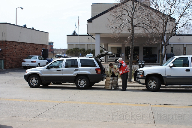 2009TAT_ 376.jpg - Packing & loading begins.
